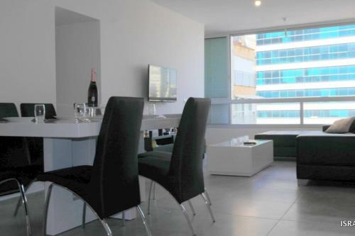 Apartamento Modern & Luxury Apt Steps To The Beach In Bat Yam