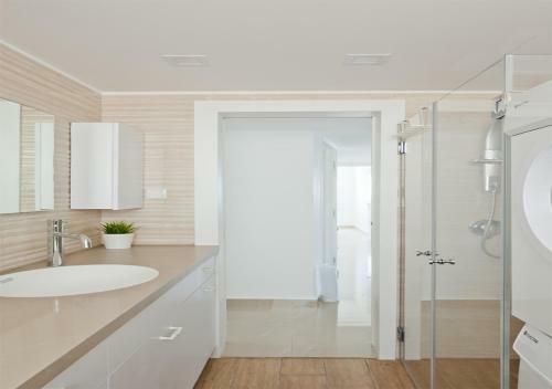 Apartamento O?&o Group-exiting Beach View Best Loc Bat-yam 3br
