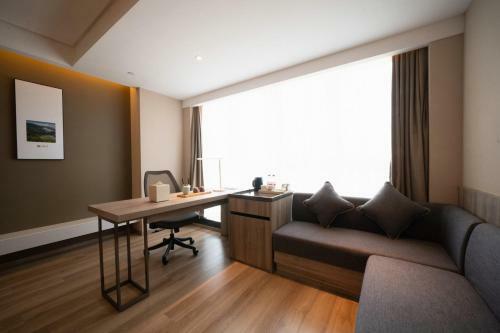 Atour Hotel Changsha Lugu Branch
