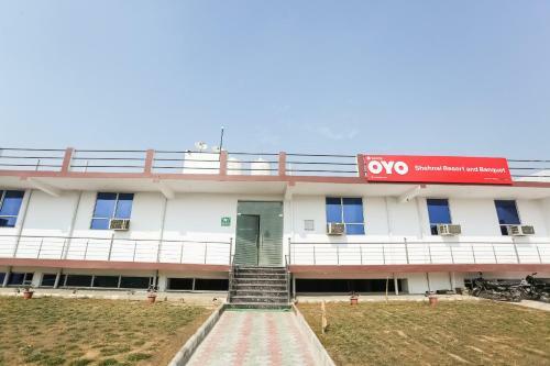 Oyo 49609 The Welcome Mat Hotel