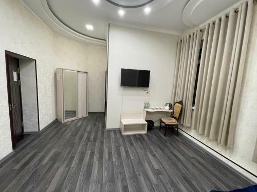 Ipak Hotel