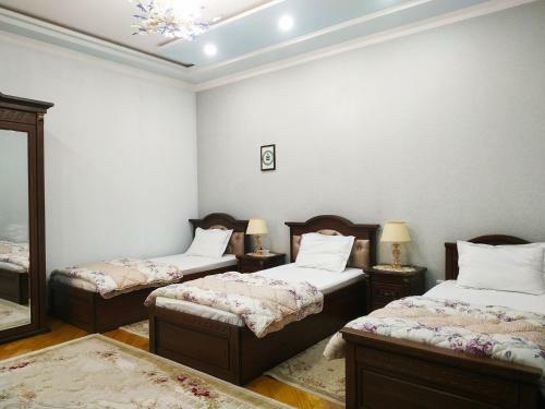Hostal Happy House Hotel