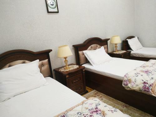 Hostal Happy House Hotel