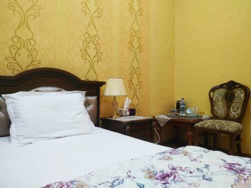 Hostal Happy House Hotel