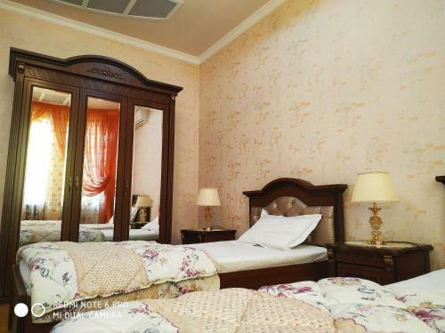 Hostal Happy House Hotel