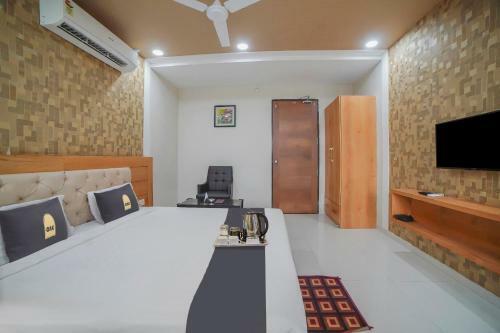 Townhouse Oak Hotel Gaurav Pride