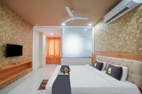 Townhouse Oak Hotel Gaurav Pride
