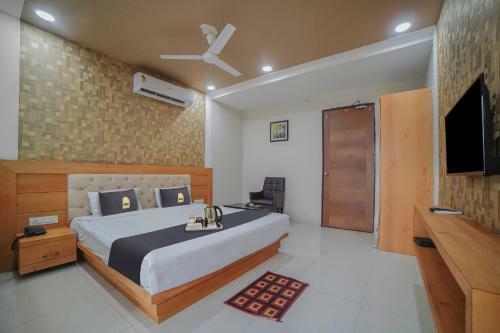 Townhouse Oak Hotel Gaurav Pride