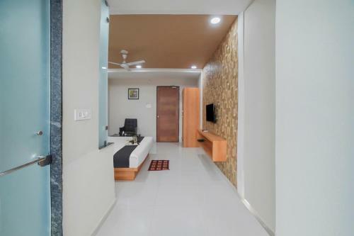 Townhouse Oak Hotel Gaurav Pride