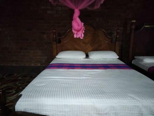 Hotel Whiteroyal
