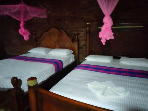 Hotel Whiteroyal