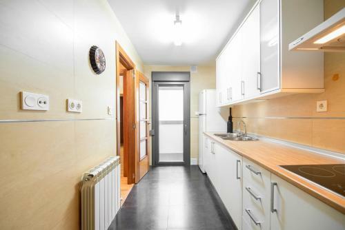 Apartamento Enjoygranada Emir 3a - Piscina, Gym & Parking