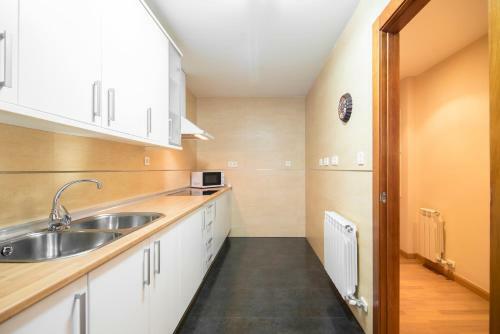 Apartamento Enjoygranada Emir 3a - Piscina, Gym & Parking
