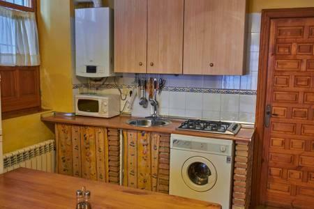 Charming, Spacious Albayzin Apartment