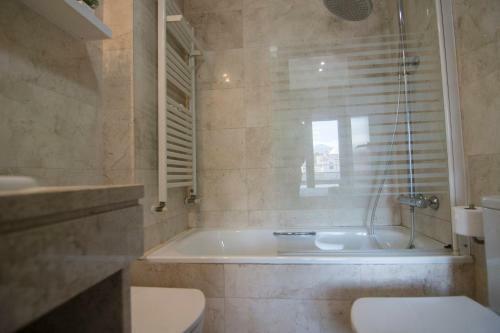 Apartamento Enjoygranada Lujo Piscina Y Parking