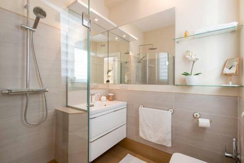 Apartasuite Deluxe Centro Hist�rico �tico Tranquilo Con Terrazas A Pie de Calle