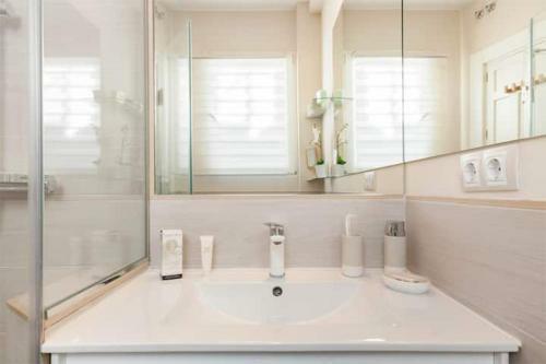 Apartasuite Deluxe Centro Hist�rico �tico Tranquilo Con Terrazas A Pie de Calle