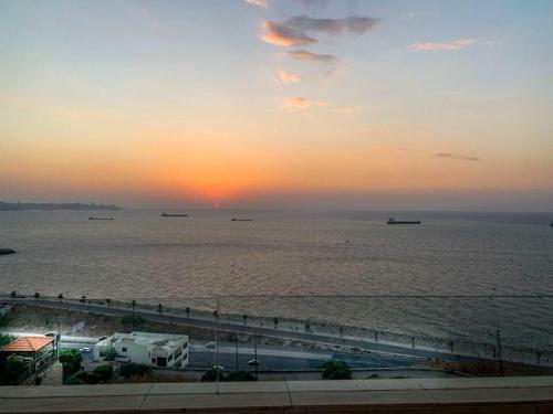 Sea & Sky Apartment 275 M2 Dbaye