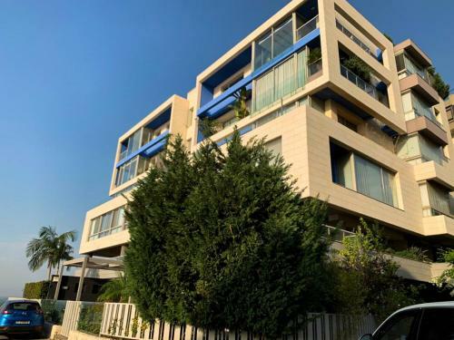 Sea & Sky Apartment 275 M2 Dbaye