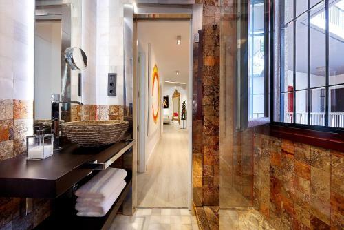 Art Chapiz Apartments