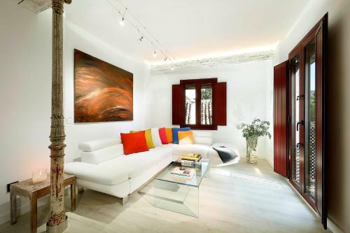 Art Chapiz Apartments