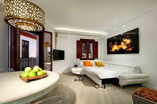 Art Chapiz Apartments