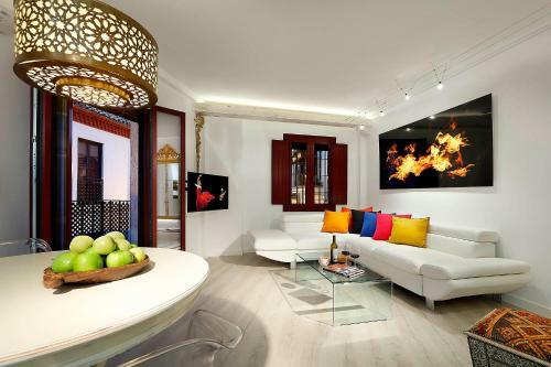 Art Chapiz Apartments