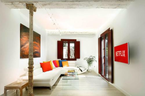 Art Chapiz Apartments