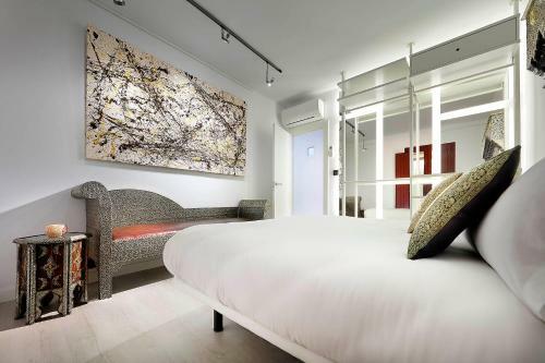 Art Chapiz Apartments