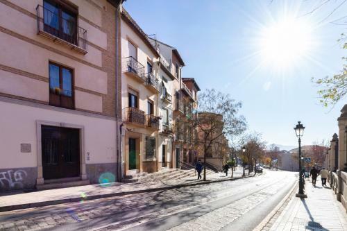 Apartamento Junto Al Albaic�n Con Terraza