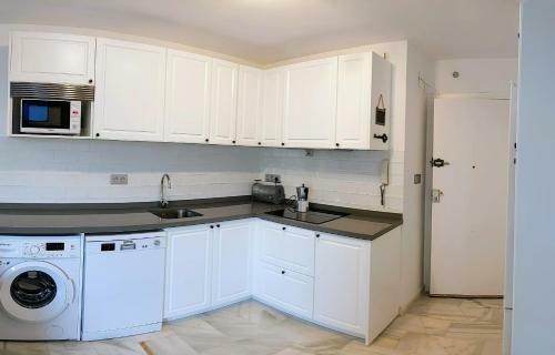 Apartamento Salobre�a - Primera L�nea de Playa Junto Al Paseo Mar�timo