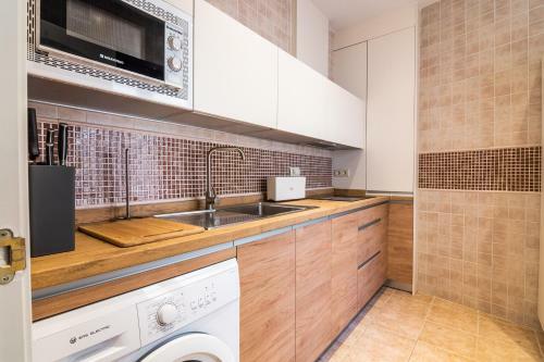 Tuguest Reyes Cat�licos Apartment