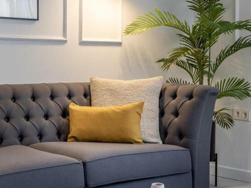 Central Stylish And Elegant 1 & 2 Br Apartments I