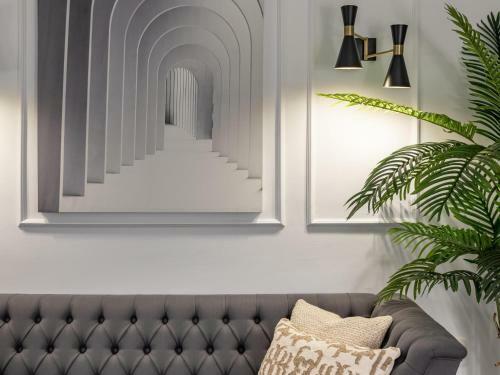 Central Stylish And Elegant 1 & 2 Br Apartments I