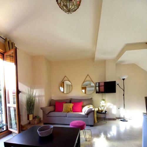 Apartamento Duplex Real de Cartuja,apartments And Parking
