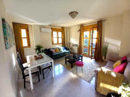 Apartamento Duplex Real de Cartuja,apartments And Parking