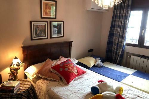 Casa Con Jard�n Granada, F�cil Aparcamiento Calle