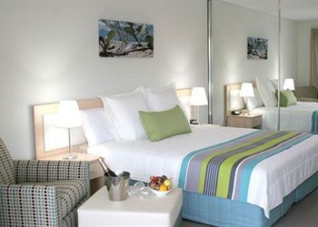 Aparthotel Quality Suites Pioneer Sands