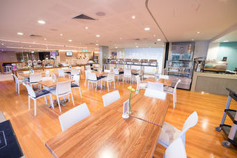 Aparthotel Quality Suites Pioneer Sands