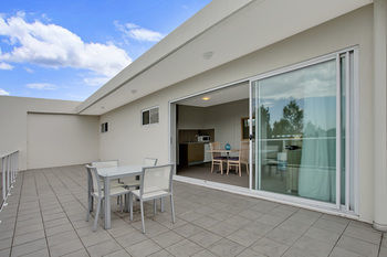 Aparthotel Quality Suites Pioneer Sands