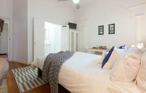 Kirkland House Bed & Breakfast