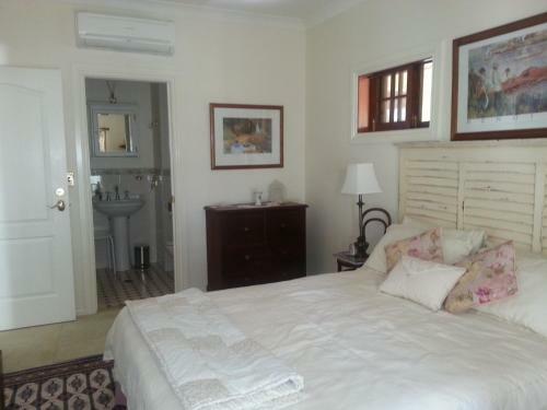 Hostal Grove Manor