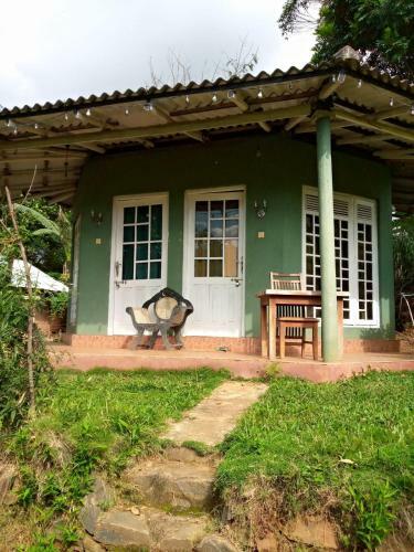 Hostal Whiteflowerhomestayella