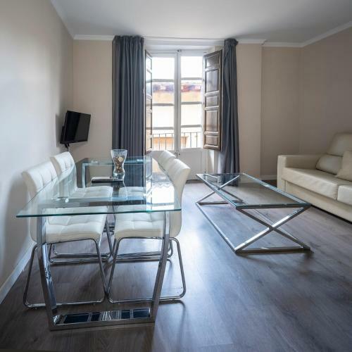 Apartamentos �ptima Palacete De La Alhambra Parking