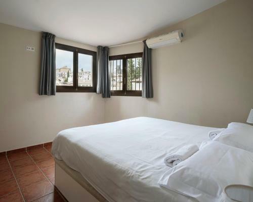 Apartamentos �ptima Palacete De La Alhambra Parking