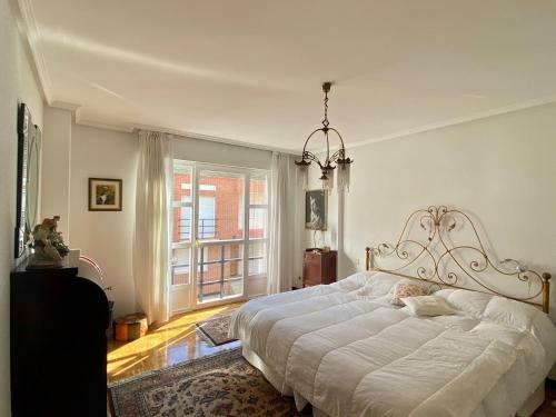 Chalet En Urbanizaci�n Con Piscina
