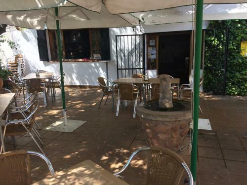 Hostal Pensi�n Restaurante El Cruce De Hornos