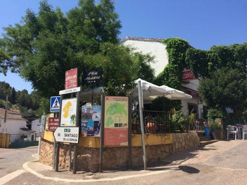 Hostal Pensi�n Restaurante El Cruce De Hornos