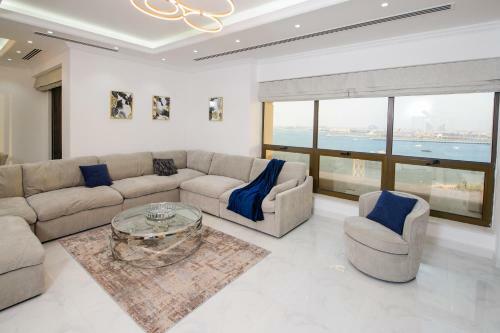 Palmbay Jbr 4 Bedroom Sea View Apartment