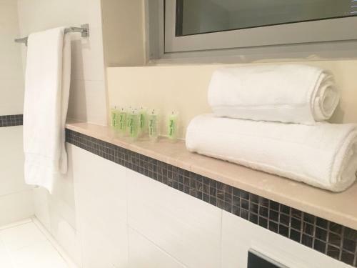 Apartamento R&h- 1br, Marina, Spacious, Beach, Biz-ready